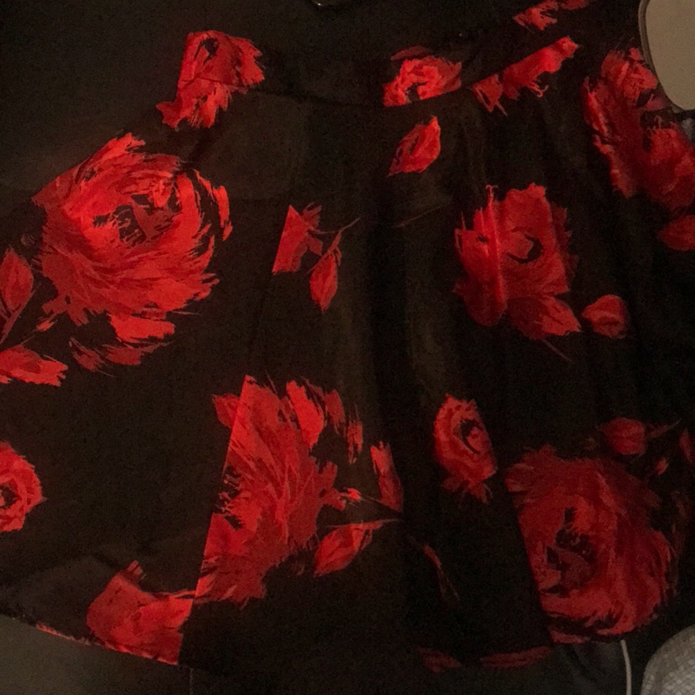 This is a skirt from the brand by Invasion in a size 1X